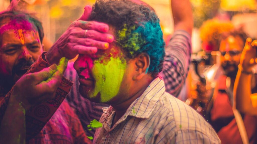How peoples play holi in india
